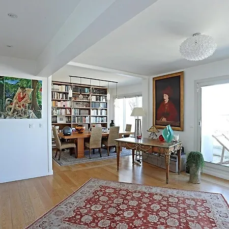 Appartamento My House With Private Terrace In Parigi